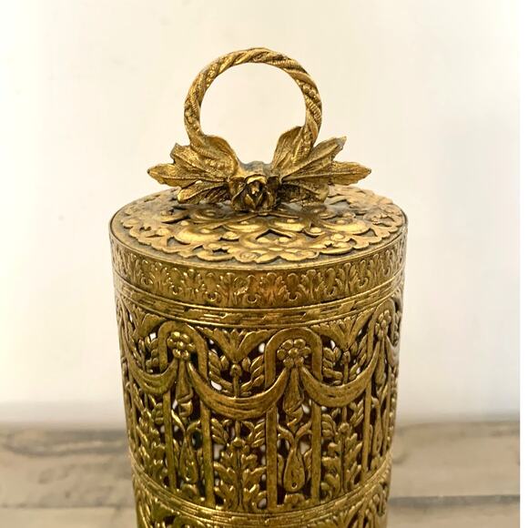 Vintage Ormolu Brass Filigree Hairspray Cover Hollywood Regency Vanity Decor - Picture 4 of 10